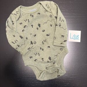 ⭐️2/$5.00⭐️—Green Old Navy Hedgehog & Mountain Print Onesie